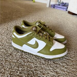 Women’s Nike Dunks